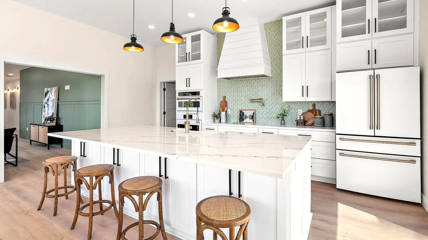 Bright White Shaker basic kitchen
